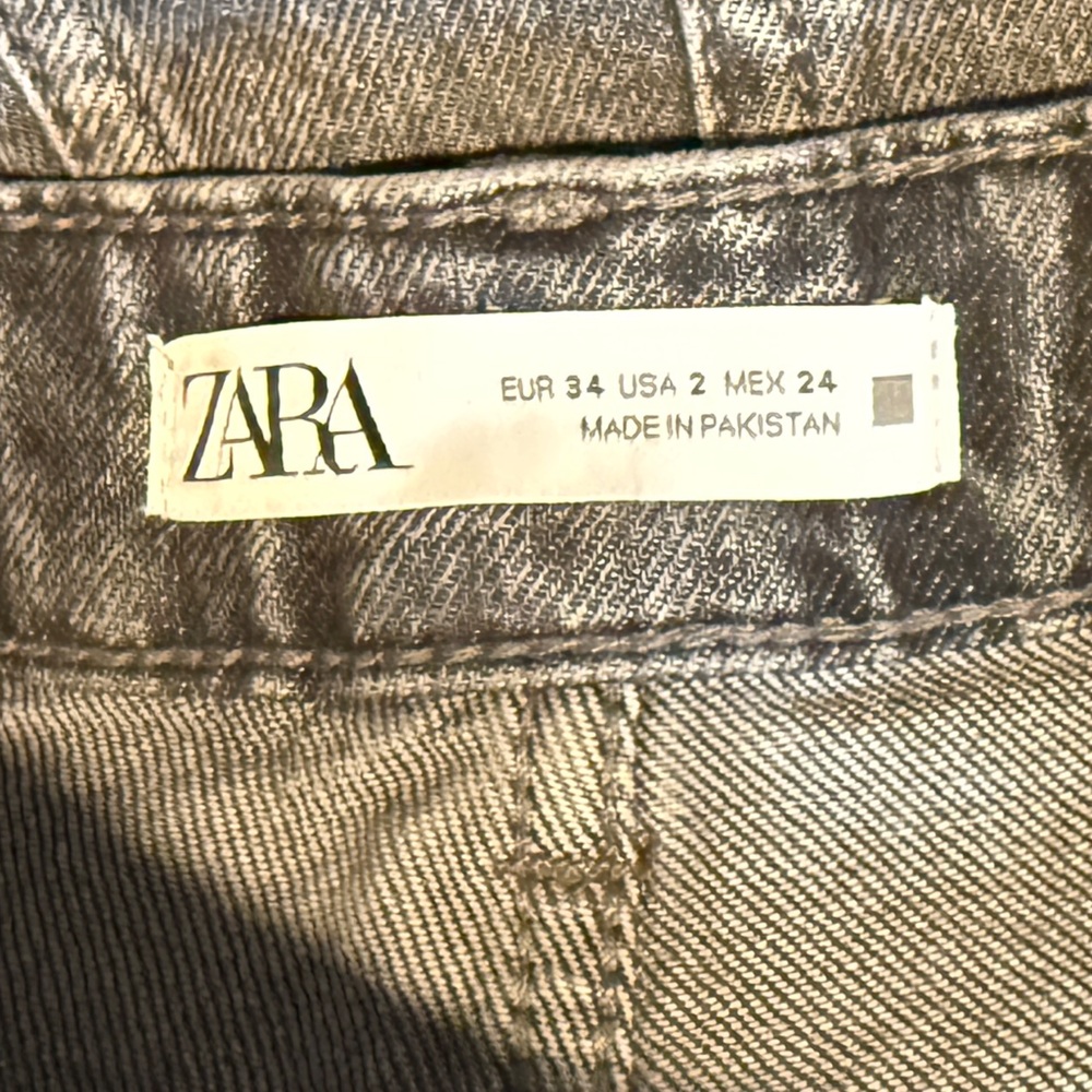 Zara Gray Jean Shorts - Picture 3 of 3